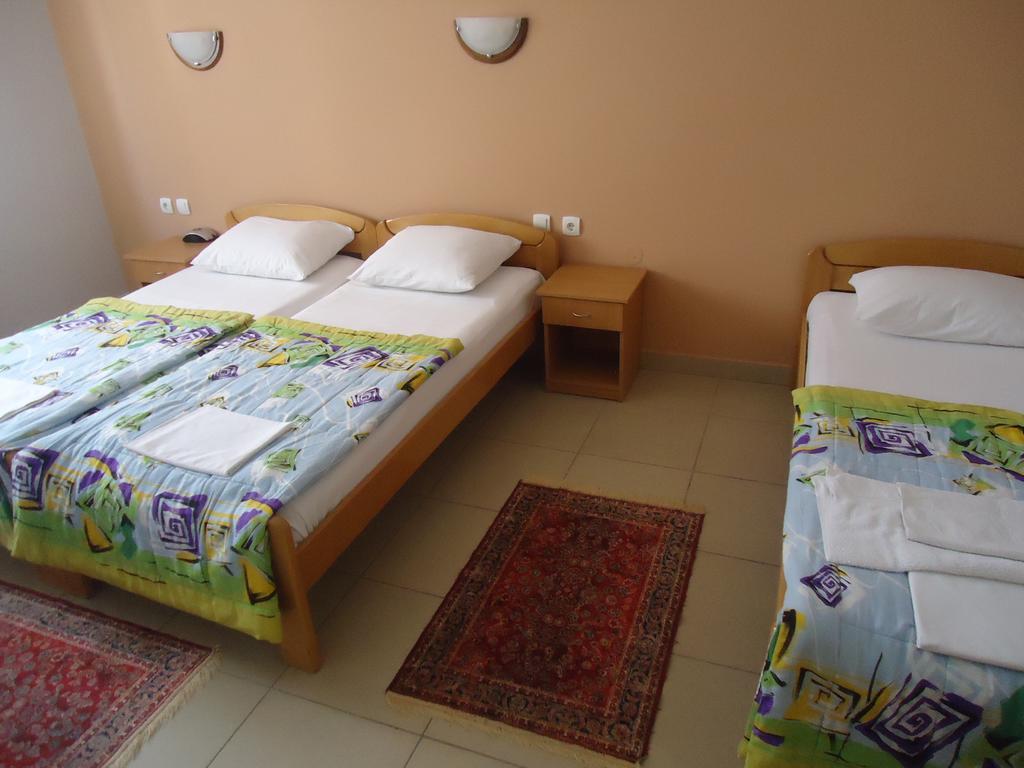 Hotel Kangaroo Budva Kültér fotó