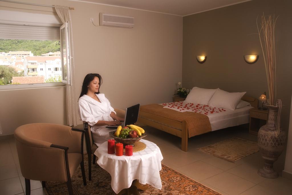 Hotel Kangaroo Budva Kültér fotó