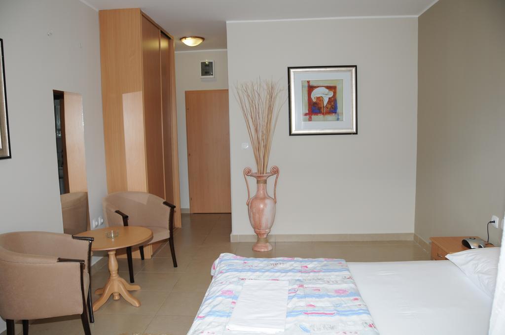 Hotel Kangaroo Budva Kültér fotó